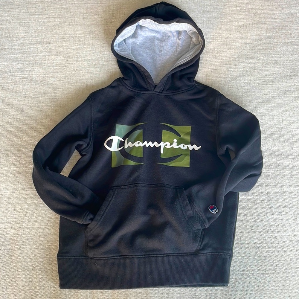 Boys black Champion Pullover Hoodie size Small (8-10)